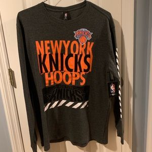 Mens L New York Knicks NBA long Sleeve Shirt